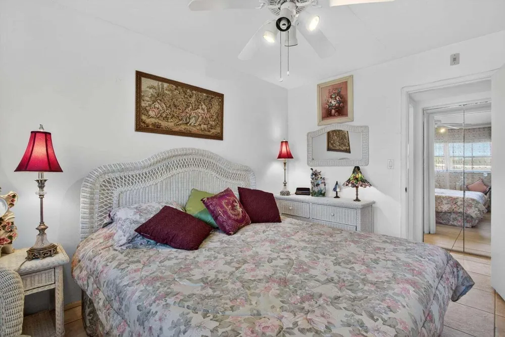 100 SE 6TH AVENUE #303 Pompano Beach, FL 33060