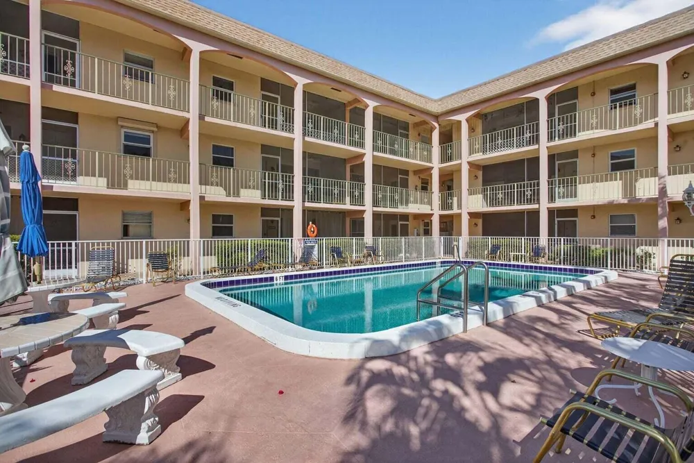 100 SE 6TH AVENUE #303 Pompano Beach, FL 33060