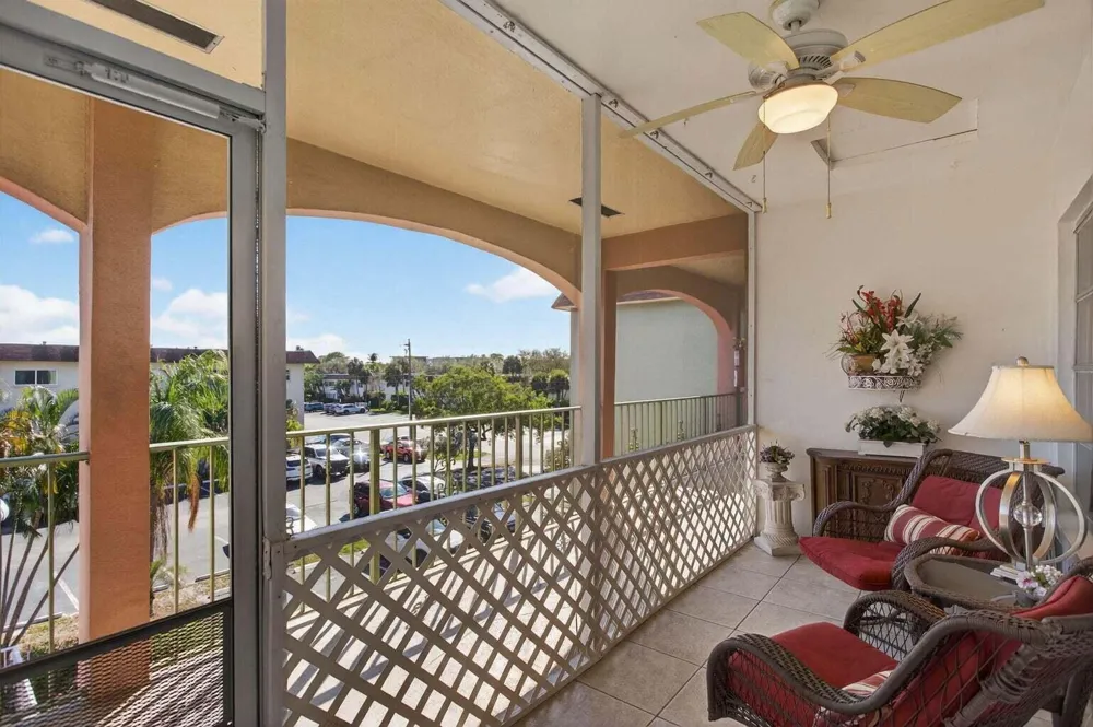 100 SE 6TH AVENUE #303 Pompano Beach, FL 33060