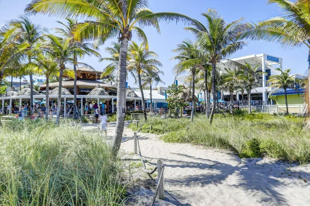 100 SE 6TH AVENUE #303 Pompano Beach, FL 33060