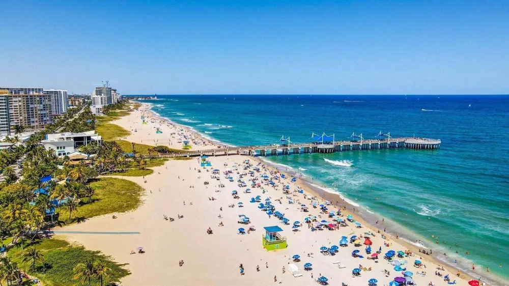 100 SE 6TH AVENUE #303 Pompano Beach, FL 33060