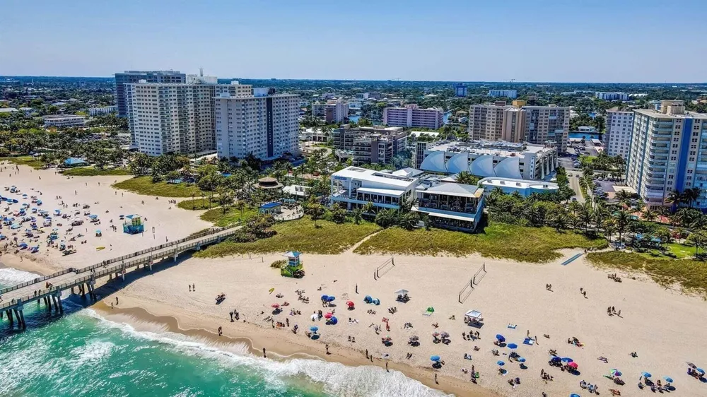 100 SE 6TH AVENUE #303 Pompano Beach, FL 33060