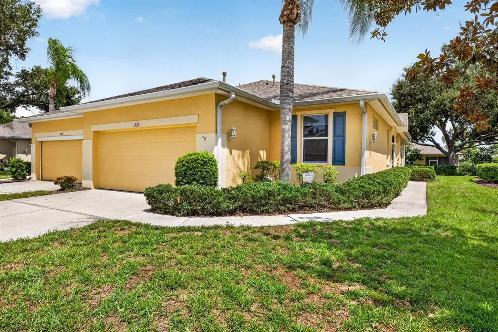 1322 FAIRWAY GREENS DRIVE #69 Sun City Center, FL 33573