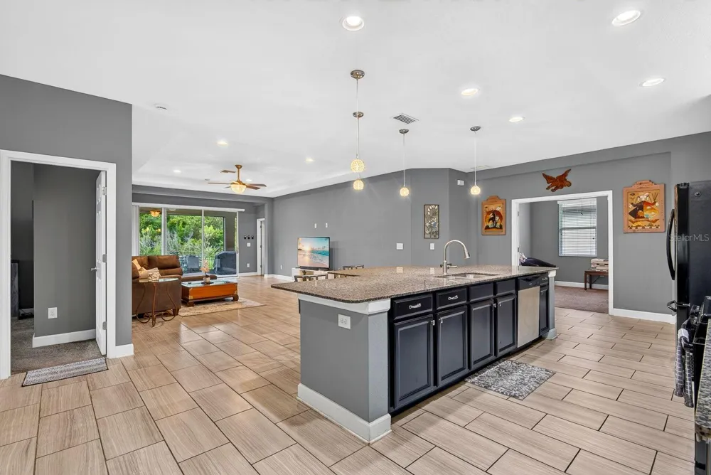 792 ROSEMARY CIRCLE Bradenton, FL 34212