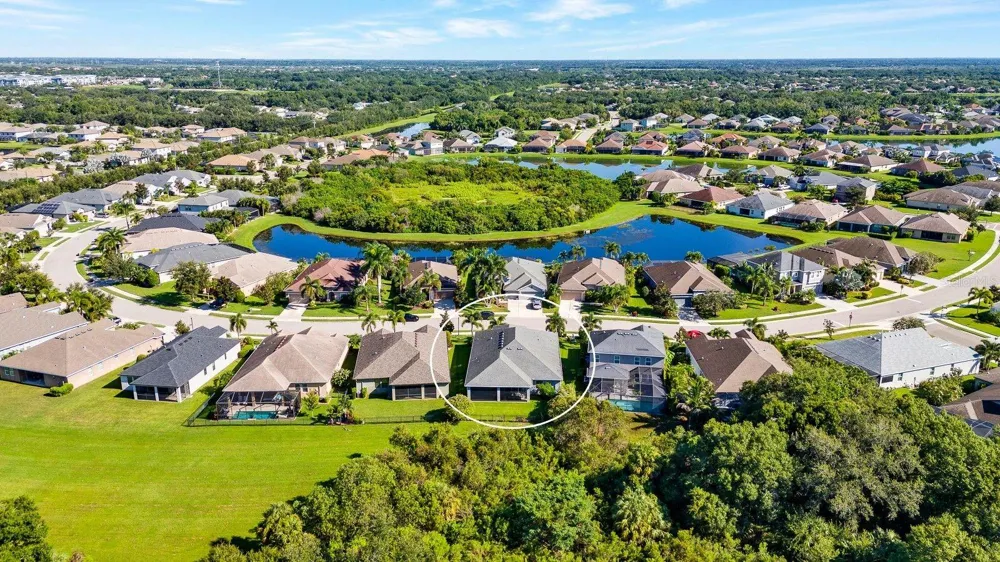 792 ROSEMARY CIRCLE Bradenton, FL 34212
