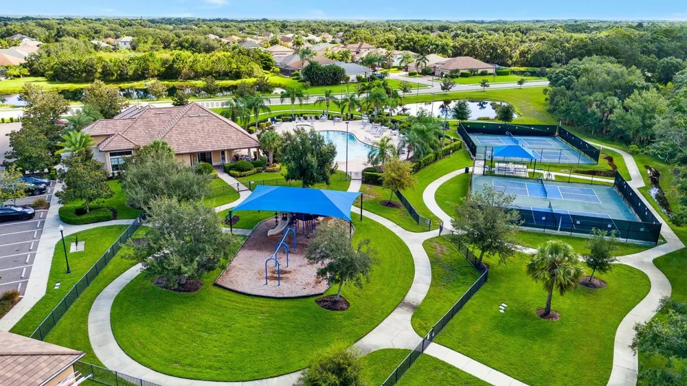 792 ROSEMARY CIRCLE Bradenton, FL 34212