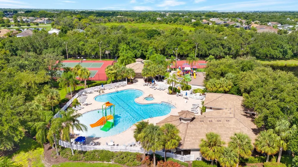 792 ROSEMARY CIRCLE Bradenton, FL 34212