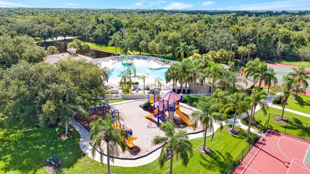 792 ROSEMARY CIRCLE Bradenton, FL 34212