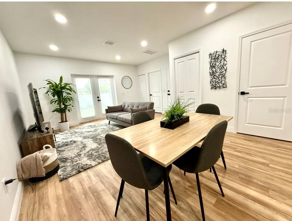 8108 GREENWOOD AVENUE Tampa, FL 33604