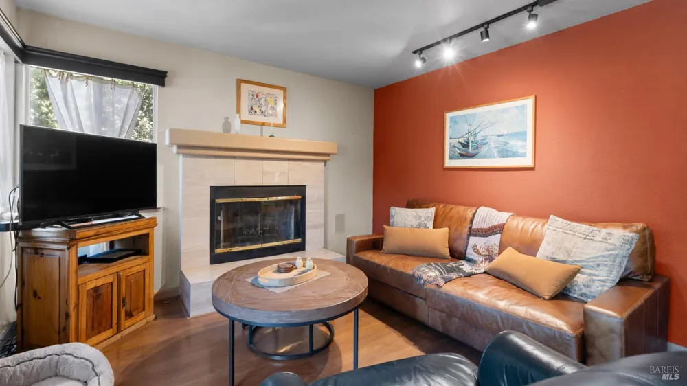 1751 Inverness Drive Petaluma, CA 94954