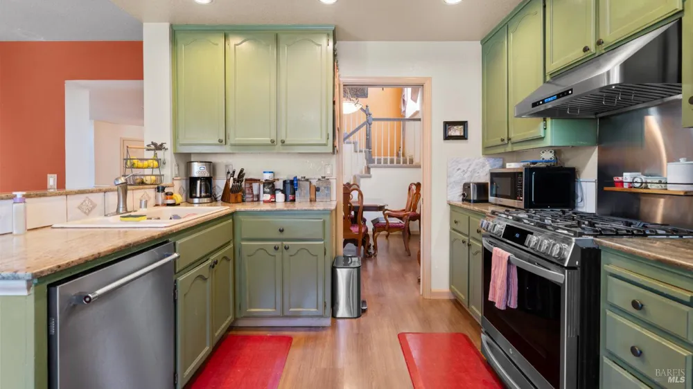 1751 Inverness Drive Petaluma, CA 94954