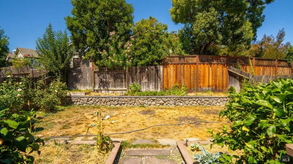 1751 Inverness Drive Petaluma, CA 94954