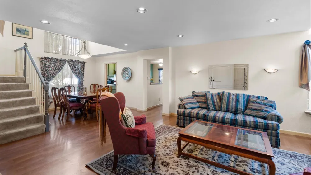 1751 Inverness Drive Petaluma, CA 94954