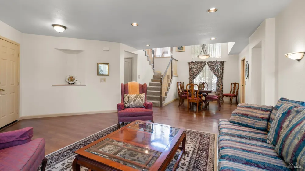 1751 Inverness Drive Petaluma, CA 94954