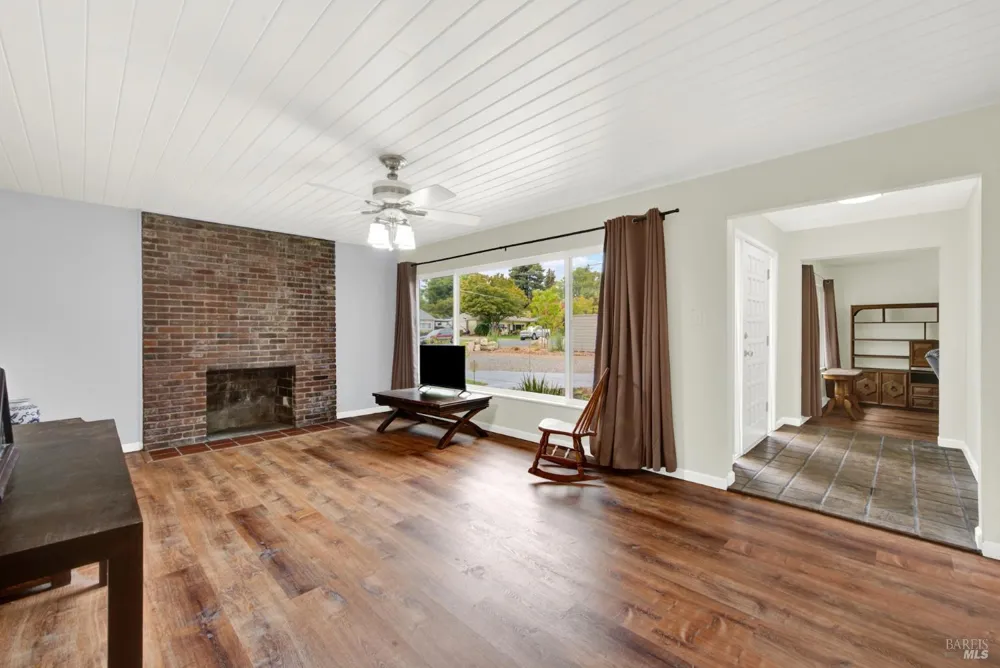 3086 Hermosa Drive Napa, CA 94558