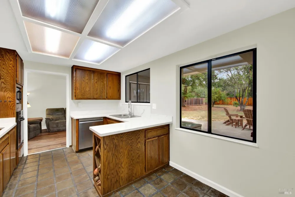 3086 Hermosa Drive Napa, CA 94558