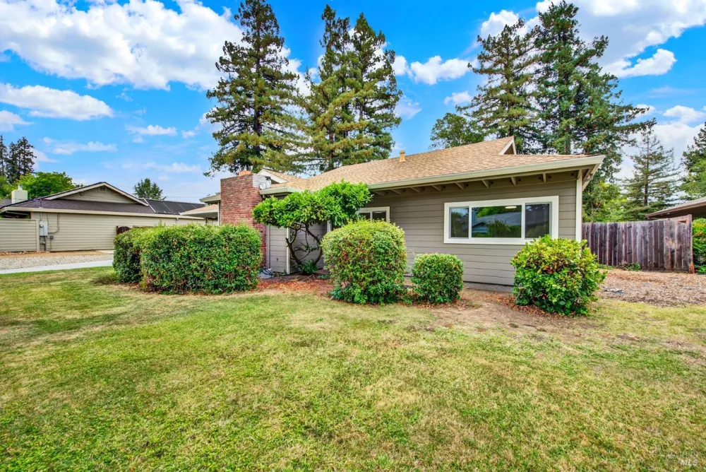3086 Hermosa Drive Napa, CA 94558