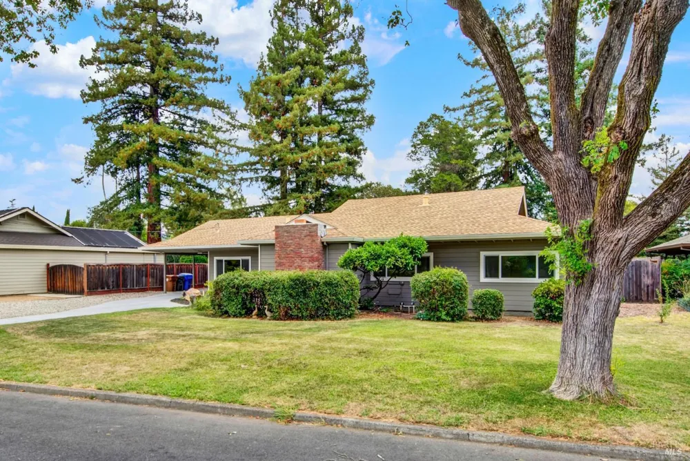 3086 Hermosa Drive Napa, CA 94558