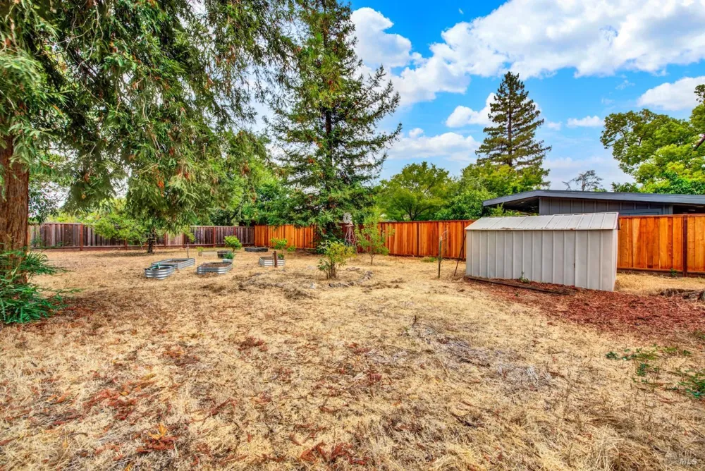 3086 Hermosa Drive Napa, CA 94558