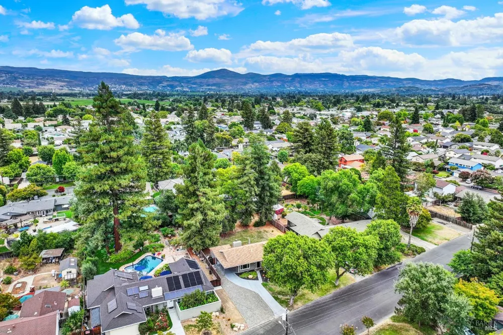 3086 Hermosa Drive Napa, CA 94558