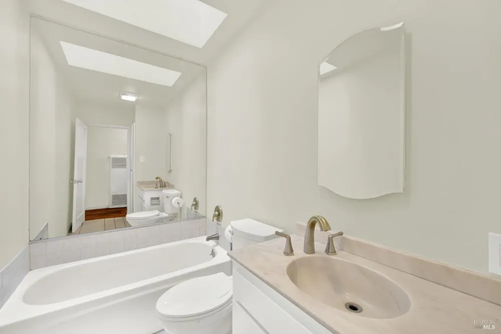 3086 Hermosa Drive Napa, CA 94558