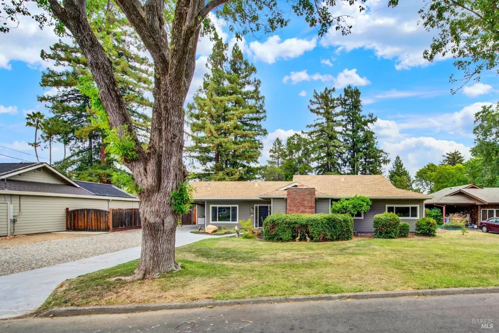 3086 Hermosa Drive Napa, CA 94558