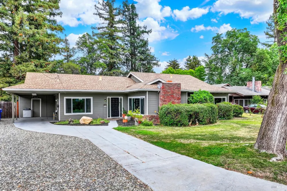 3086 Hermosa Drive Napa, CA 94558