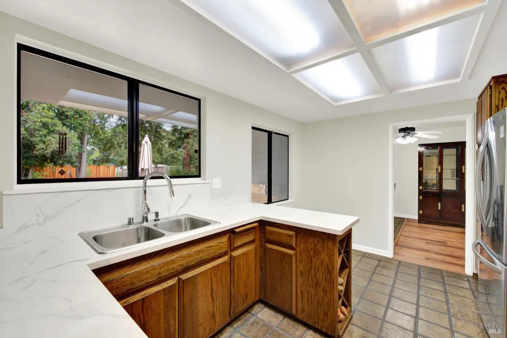 3086 Hermosa Drive Napa, CA 94558