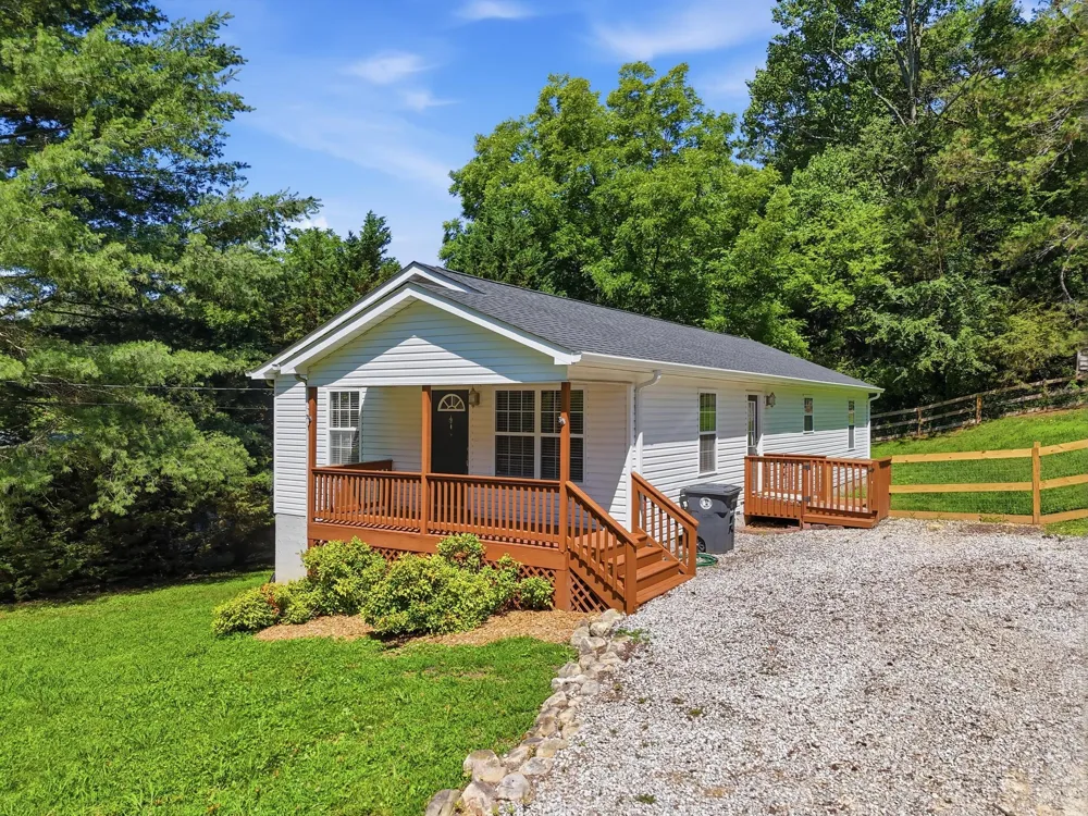 617 Bradley Avenue LaFayette, GA 30728