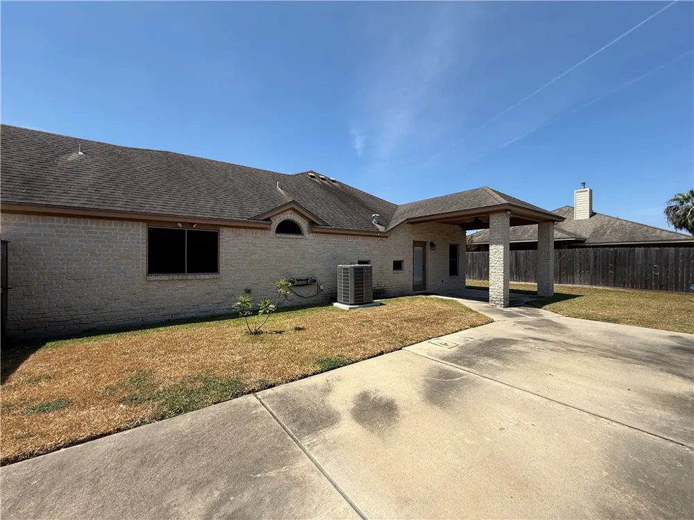 7605 Bayonne Drive Corpus Christi, TX 78414