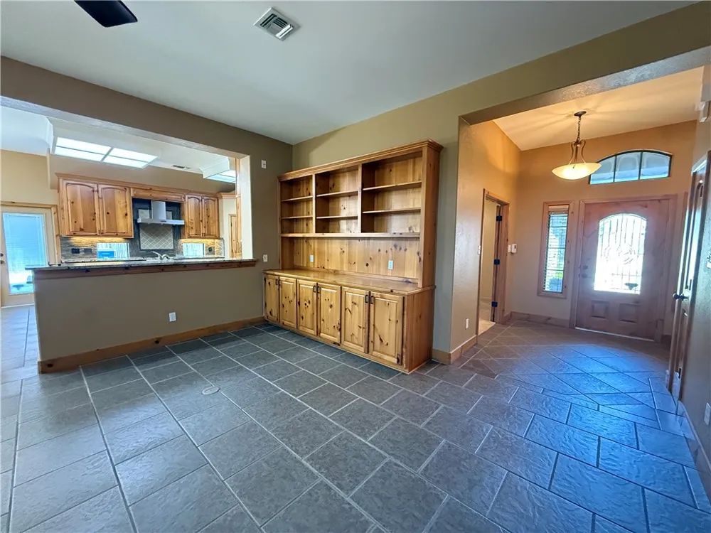 7605 Bayonne Drive Corpus Christi, TX 78414