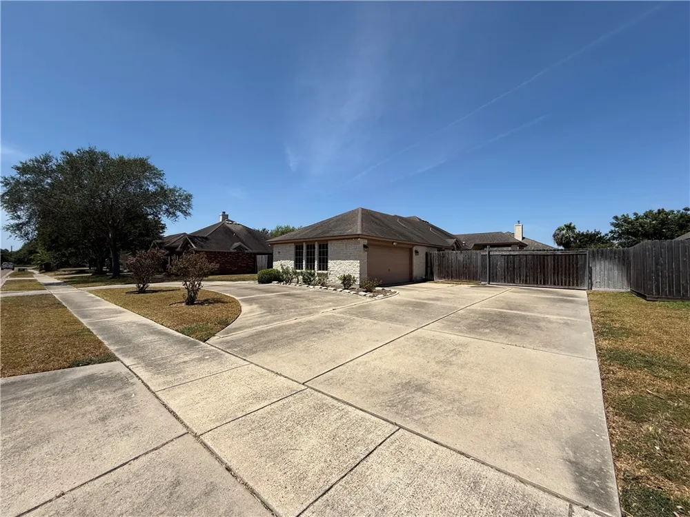 7605 Bayonne Drive Corpus Christi, TX 78414