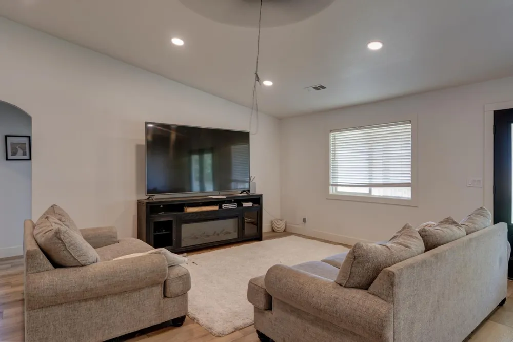 561 Rushing Road Waterford, CA 95386