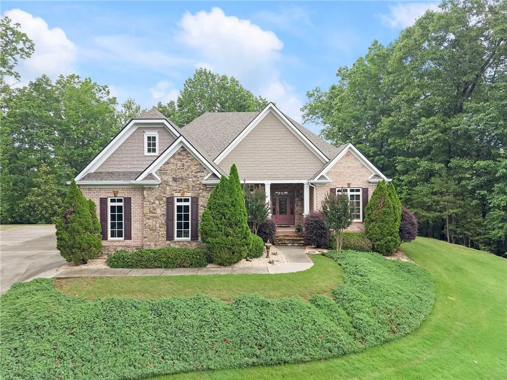 195 Fredericks Cove Dawsonville, GA 30534