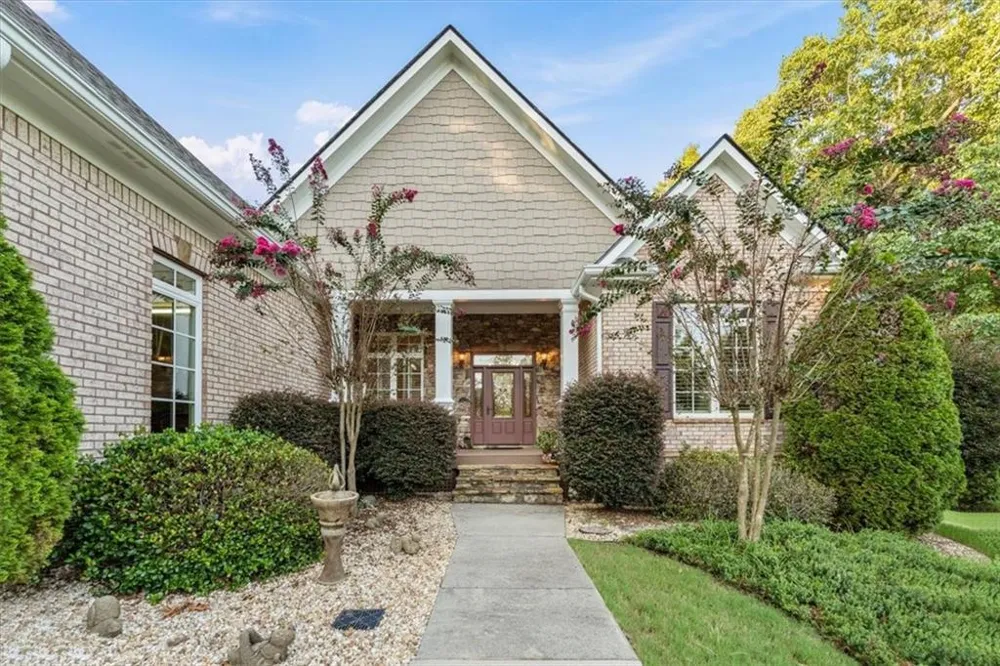 195 Fredericks Cove Dawsonville, GA 30534