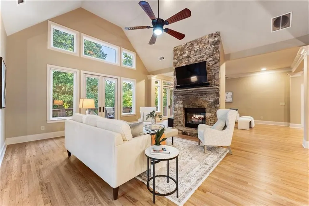 195 Fredericks Cove Dawsonville, GA 30534