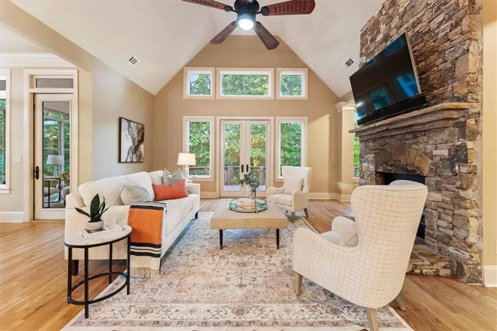 195 Fredericks Cove Dawsonville, GA 30534