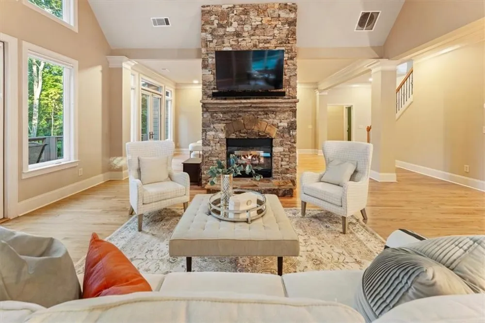 195 Fredericks Cove Dawsonville, GA 30534