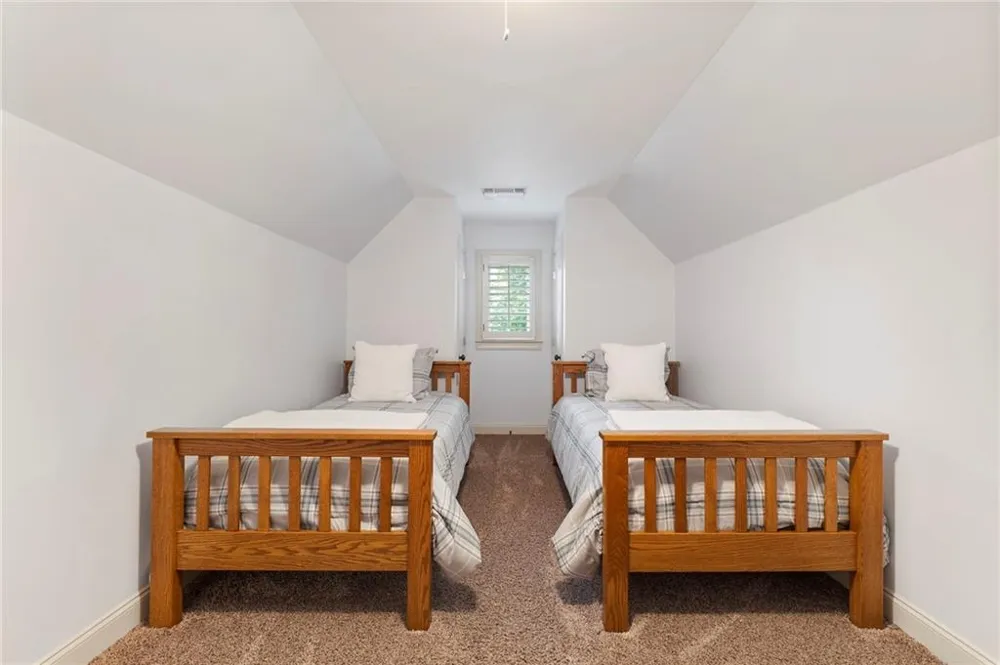 195 Fredericks Cove Dawsonville, GA 30534