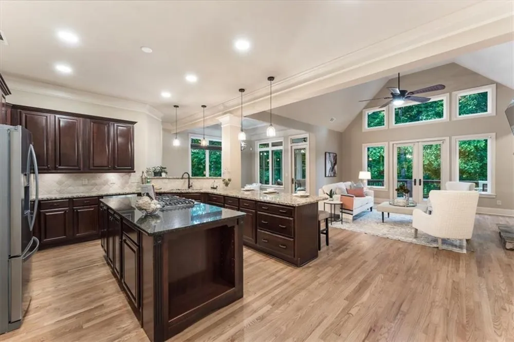 195 Fredericks Cove Dawsonville, GA 30534