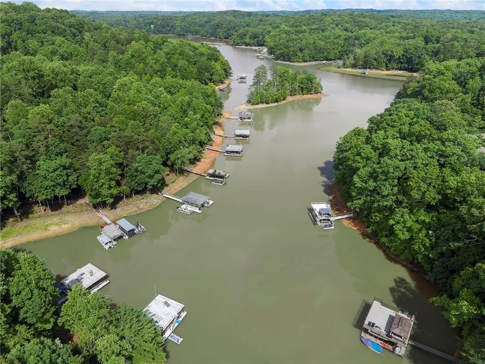 195 Fredericks Cove Dawsonville, GA 30534
