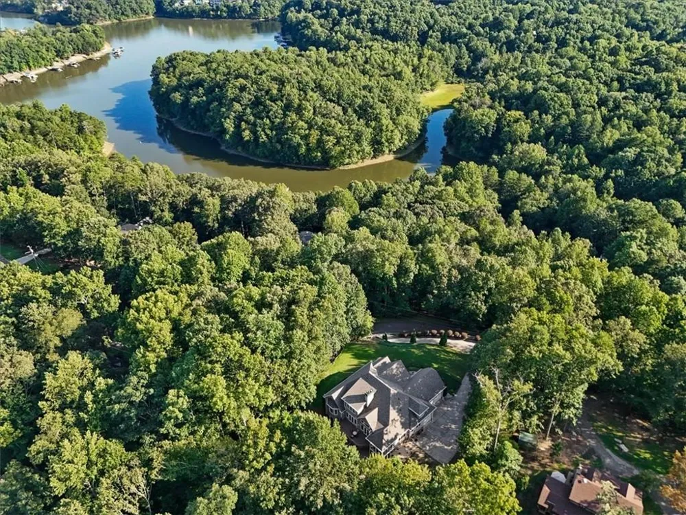 195 Fredericks Cove Dawsonville, GA 30534