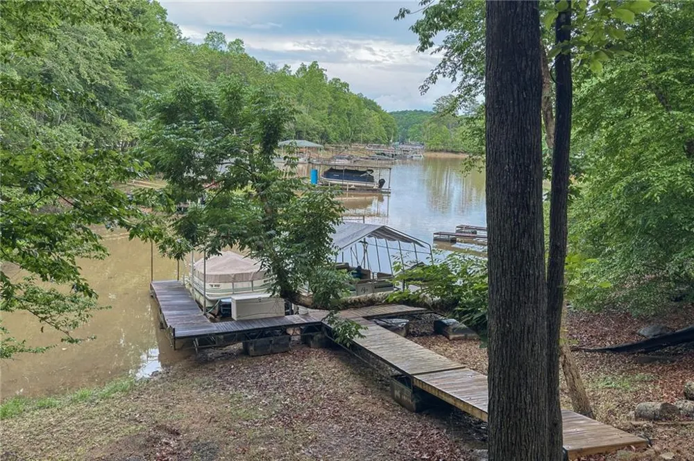 195 Fredericks Cove Dawsonville, GA 30534
