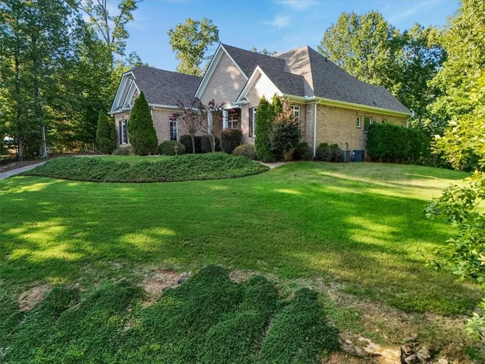 195 Fredericks Cove Dawsonville, GA 30534