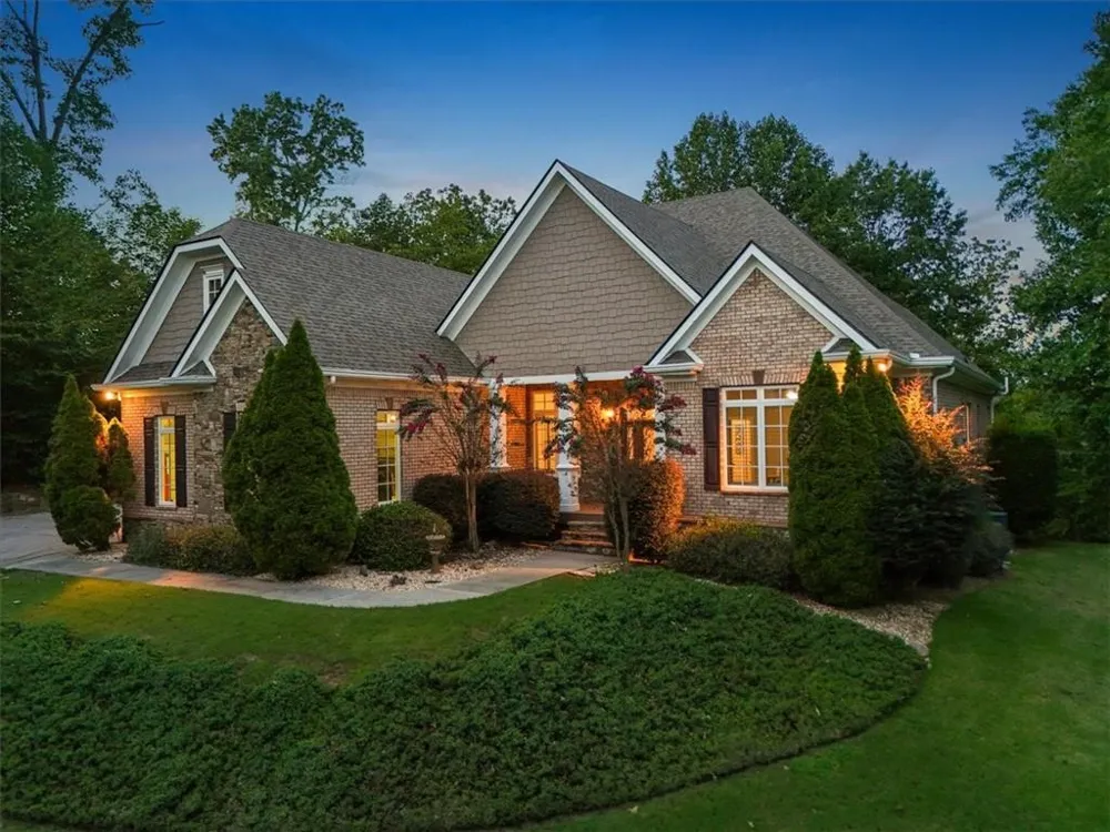 195 Fredericks Cove Dawsonville, GA 30534