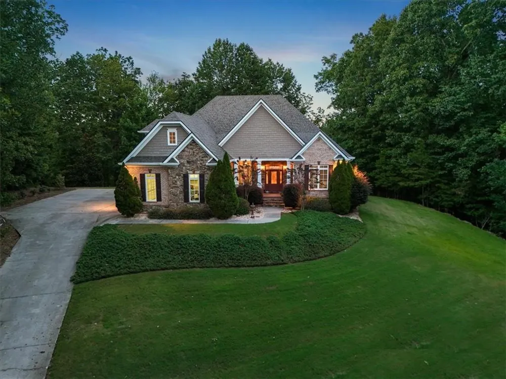 195 Fredericks Cove Dawsonville, GA 30534