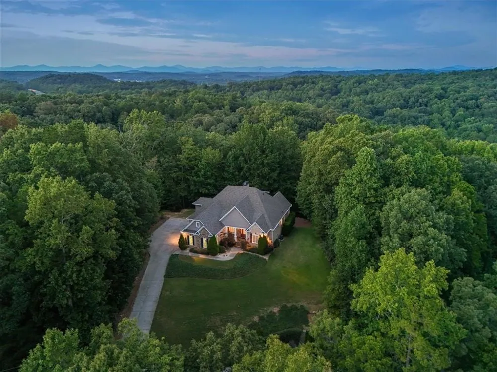 195 Fredericks Cove Dawsonville, GA 30534