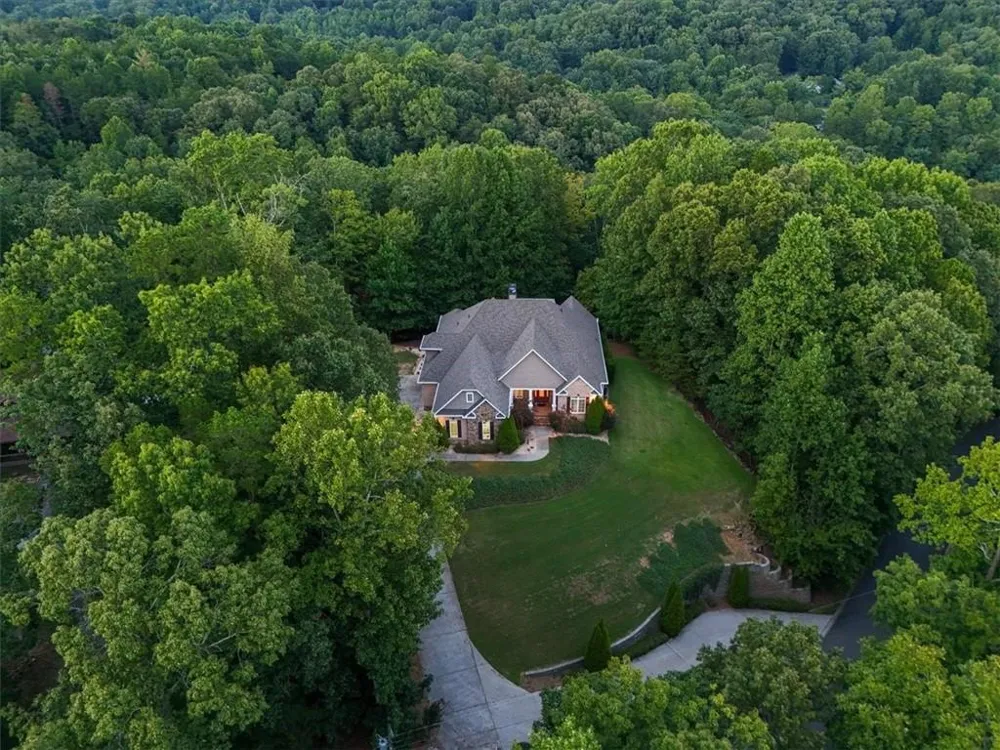195 Fredericks Cove Dawsonville, GA 30534