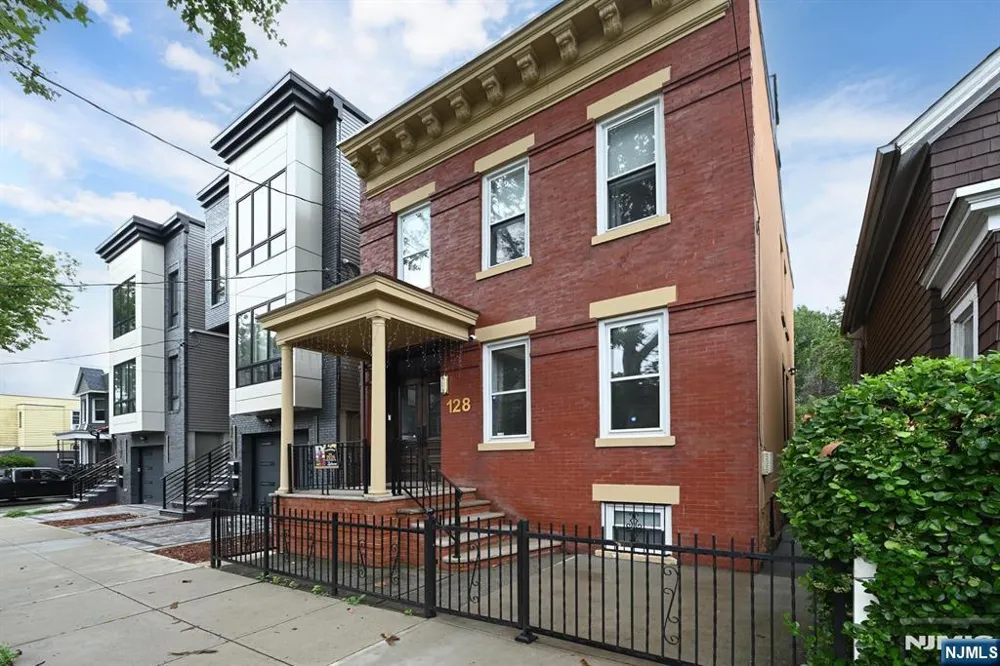 128 Sherman Place Jersey City, NJ 07307