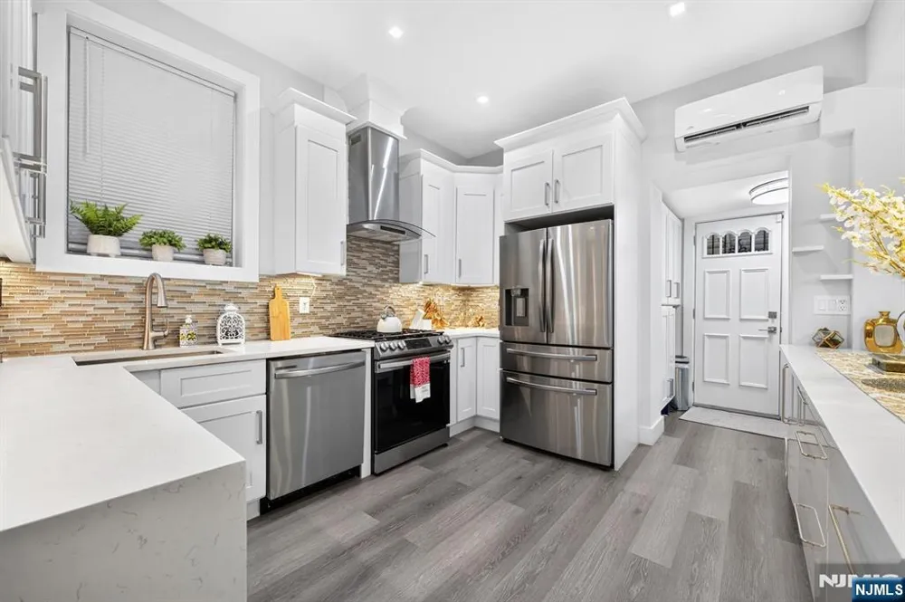 128 Sherman Place Jersey City, NJ 07307